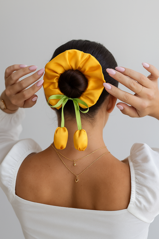 Scrunchie Seda Francia con Capullos color amarillo